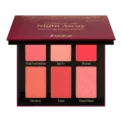 Prête à faire rougir vos joues ? La palette Blush the Night Away sublime votre teint avec 6 teintes vibrantes au fini velouté. Du rose nude au corail chaud, en passant par des nuances plus framboise, terracotta et pêche rosée, chaque teinte a été pensée pour flatter toutes les carnations et s’adapter à toutes vos envies.