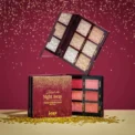 Prête à faire rougir vos joues ? La palette Blush the Night Away sublime votre teint avec 6 teintes vibrantes au fini velouté. Du rose nude au corail chaud, en passant par des nuances plus framboise, terracotta et pêche rosée, chaque teinte a été pensée pour flatter toutes les carnations et s’adapter à toutes vos envies.