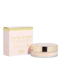 Découvrez la Perfectly Set Powder, l'étape finale de votre routine makeup pour un teint mat et parfaitement fixé. Cette poudre libre matifiante est la solution idéale pour prolonger la tenue de votre maquillage sans alourdir le visage.