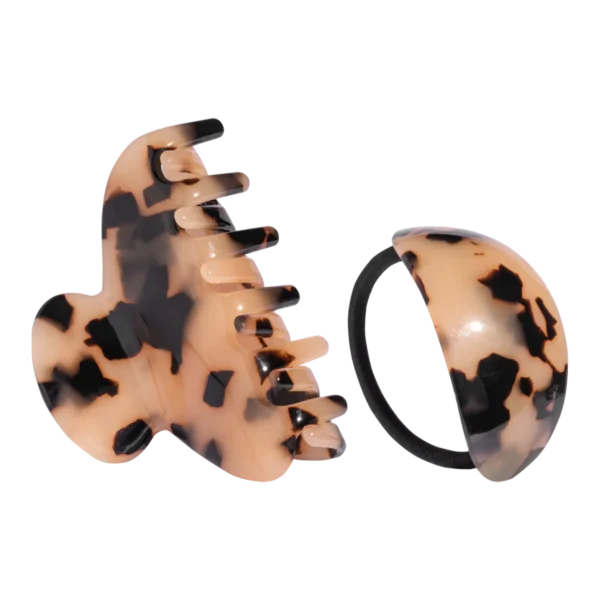 Sublimez votre coiffure en un clin d’œil avec le Hair Crush Kit, le coffret duo d'attaches-cheveux pensé pour accessoiriser tous vos looks avec une facilité déconcertante.