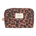 Adoptez la trousse de maquillage Savana au motif léopard indémodable, véritable signature de la collection Earthly Paradise.